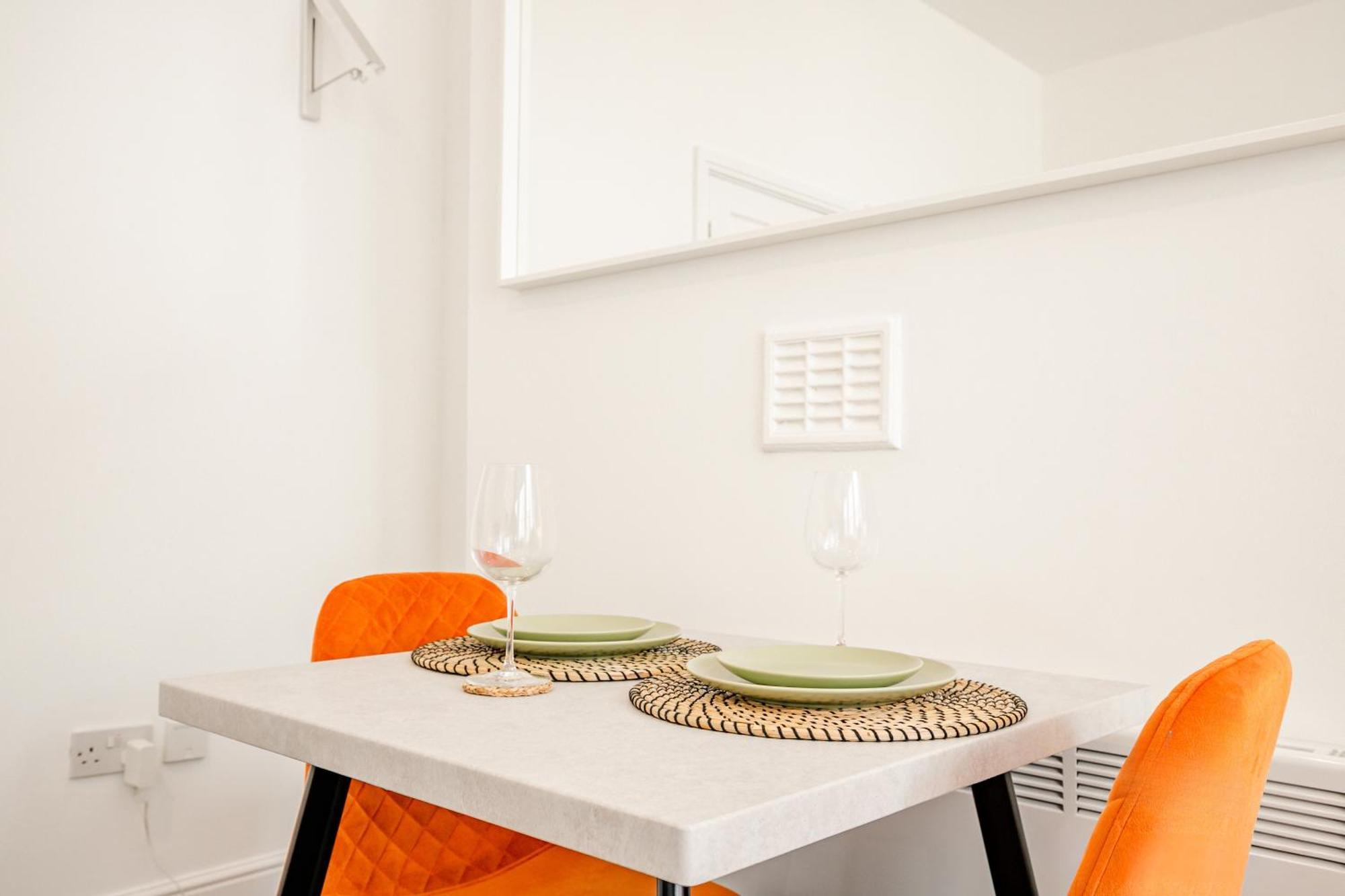 Guest Homes - The Station Studio Worcester Exteriér fotografie